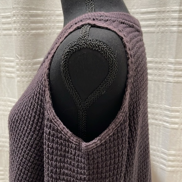 Free People open shoulder waffle knit sweater - Picture 4 of 13